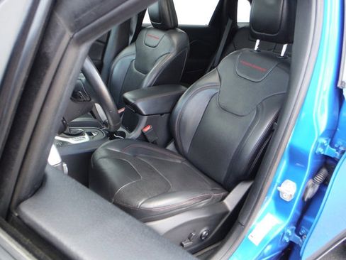 Used 2018 Jeep Cherokee Trailhawk w/ Quick Order Package 27L AWD/4WD image 20