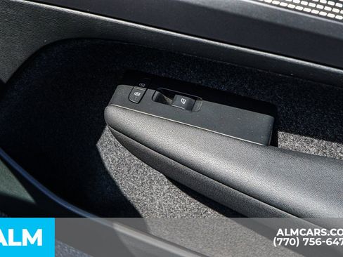 Used 2022 Volvo XC40 P8 Recharge Ultimate image 51