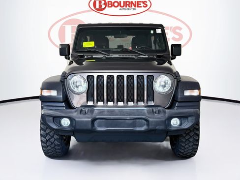 Used 2018 Jeep Wrangler Unlimited Sport S AWD/4WD image 3