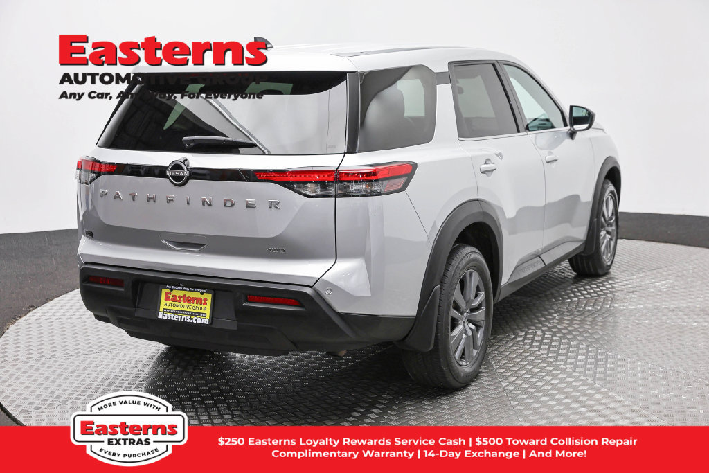 Used 2023 Nissan Pathfinder S AWD/4WD image 6