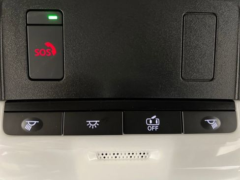 Used 2025 Nissan Rogue SV image 61