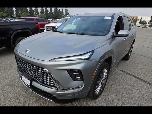Used 2026 Buick Enclave Avenir w/ Super Cruise Package AWD/4WD image 3