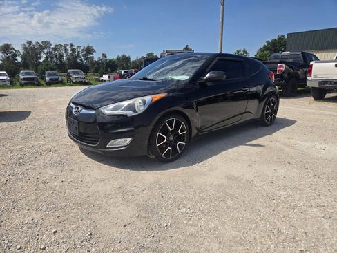 Used 2012 Hyundai Veloster w/ Style Pkg FWD image 4