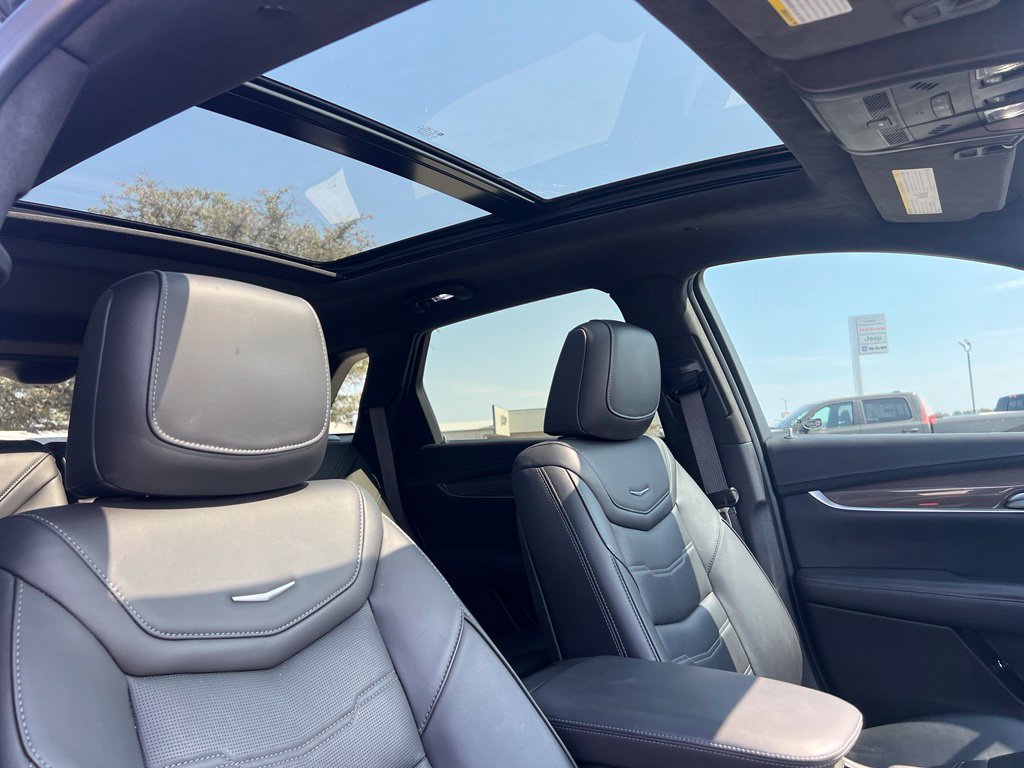 Used 2024 Cadillac XT5 Sportv w/ Platinum Package AWD/4WD image 32