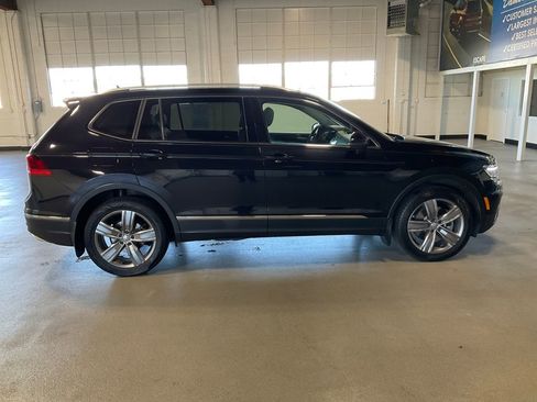 Used 2018 Volkswagen Tiguan SEL Premium image 6