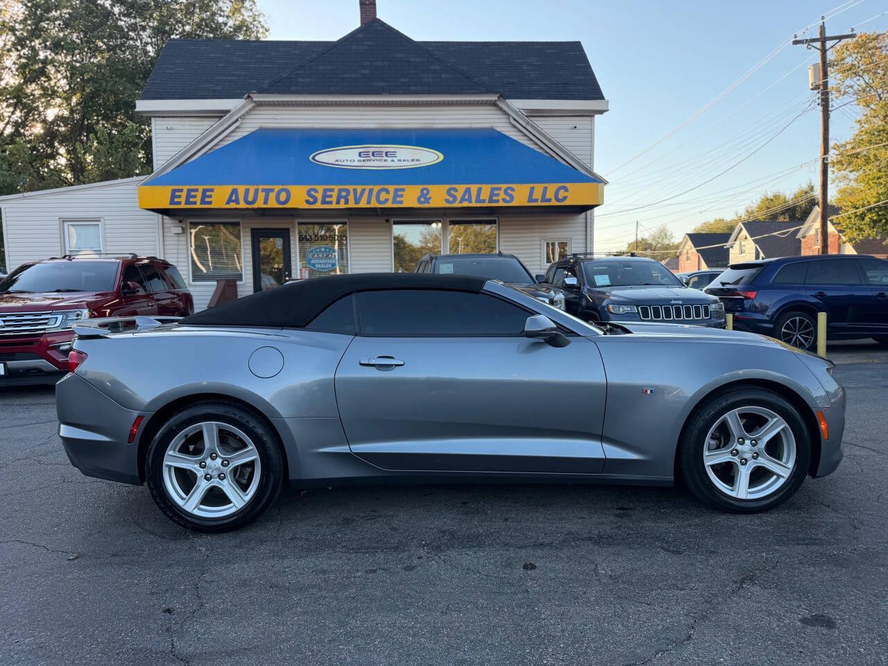 Used 2020 Chevrolet Camaro LT RWD image 1