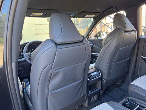 Used 2025 Lexus TX 500h AWD w/ Technology Package image 33