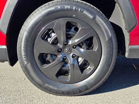 Used 2022 Toyota RAV4 LE image 7