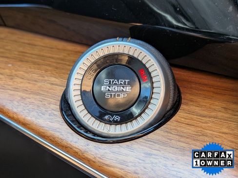 Used 2024 Jeep Grand Wagoneer L Series III AWD/4WD image 36