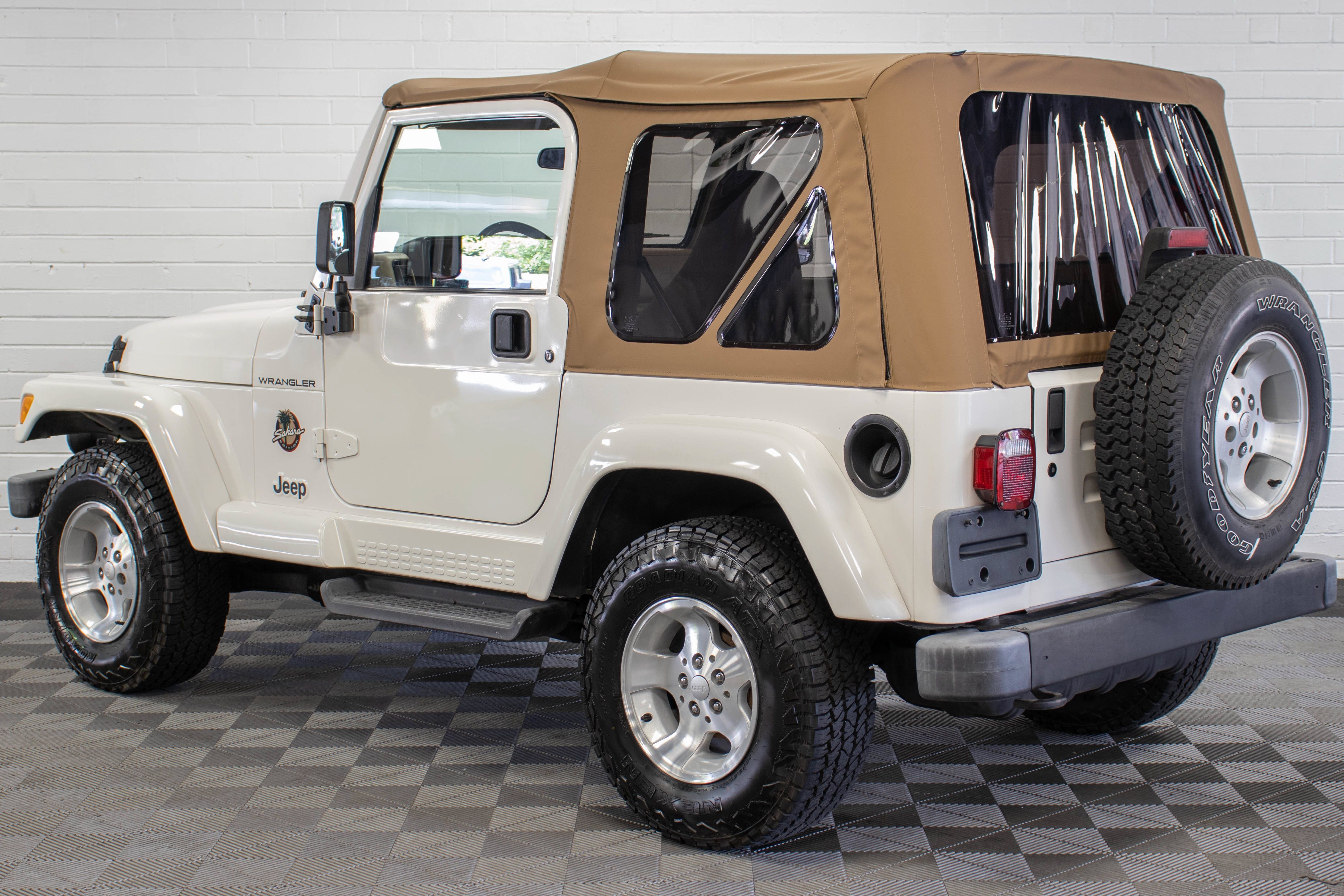 Used 2002 Jeep Wrangler Sahara AWD/4WD image 5