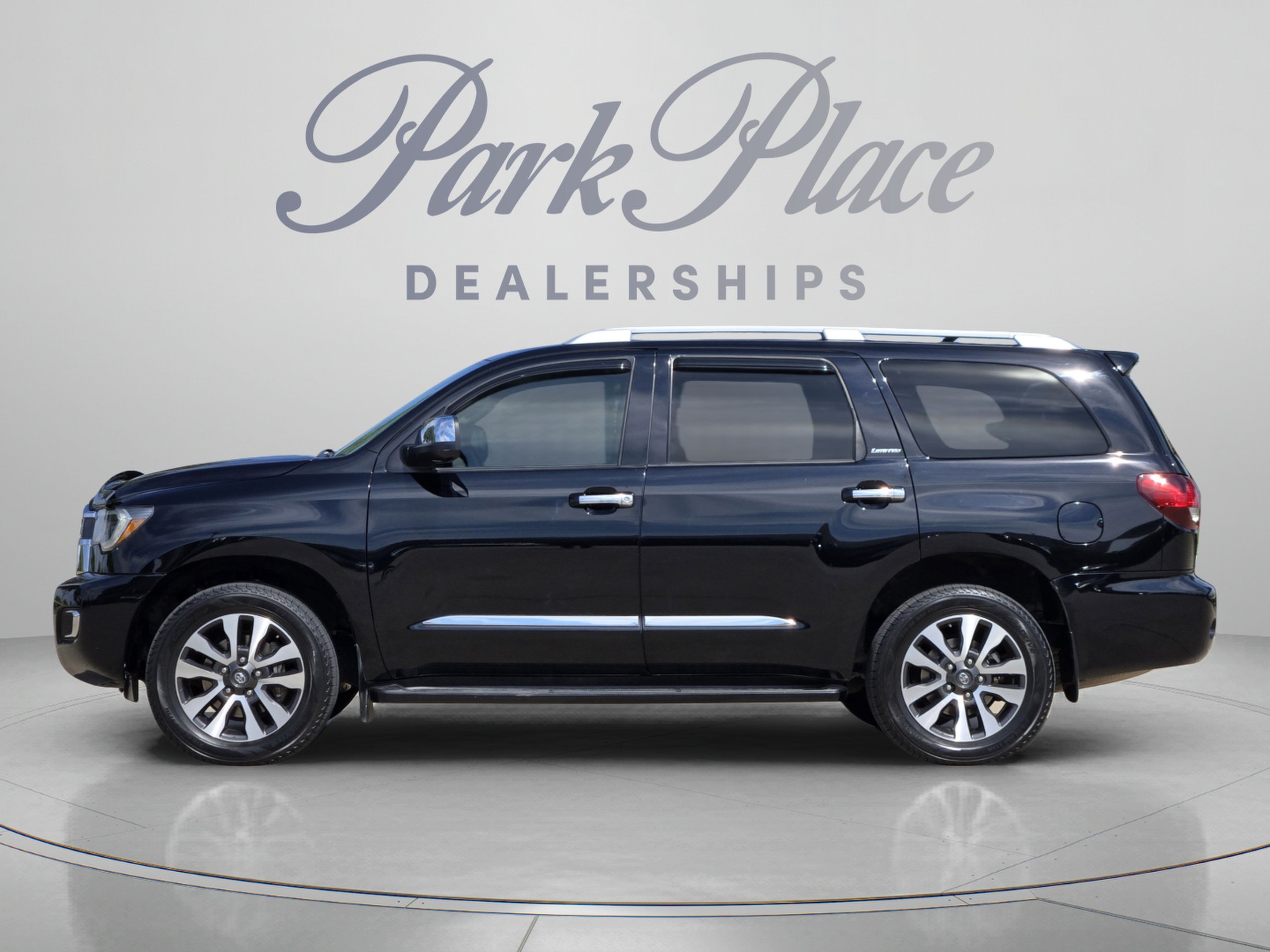 Used 2020 Toyota Sequoia Limited w/ Safety & Convenience Package AWD/4WD image 2