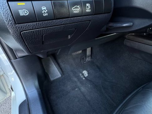 Used 2024 Toyota Camry XSE FWD image 12