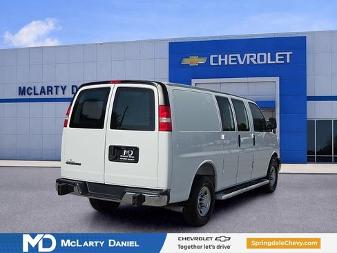 Used 2025 Chevrolet Express 2500 w/ Driver Convenience Package RWD image 5