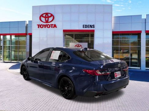 Used 2025 Toyota Camry SE image 8