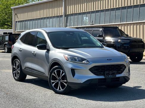 Used 2022 Ford Escape SE w/ SE Sport Appearance Package FWD image 42