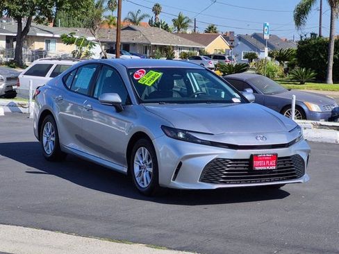 Used 2025 Toyota Camry LE FWD image 3