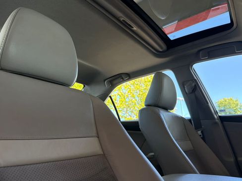 Used 2014 Toyota Camry XLE w/ Leather Package FWD image 16