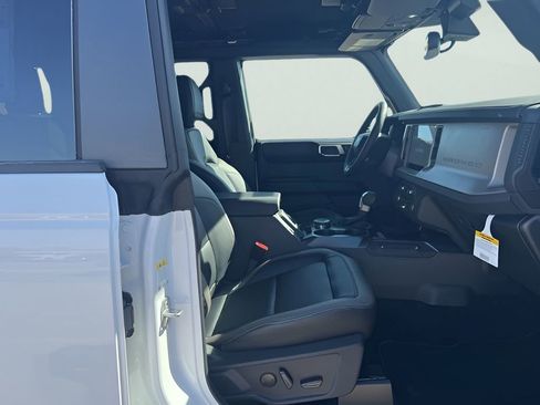 New 2025 Ford Bronco Outer Banks AWD/4WD image 11