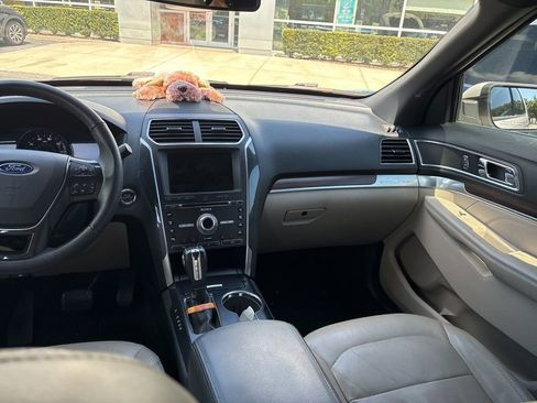 Used 2018 Ford Explorer Limited w/ Equipment Group 301A image 11
