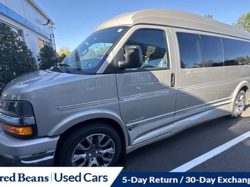 Used 2023 Chevrolet Express 2500 Extended RWD image 11