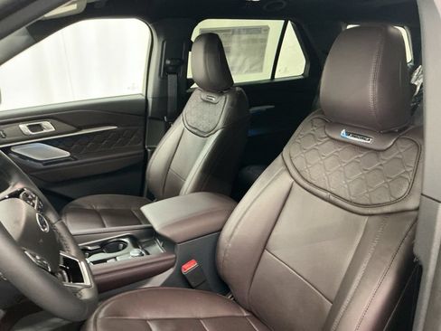 New 2027 Ford Explorer Platinum w/ 3.0L Ultimate Package AWD/4WD image 18