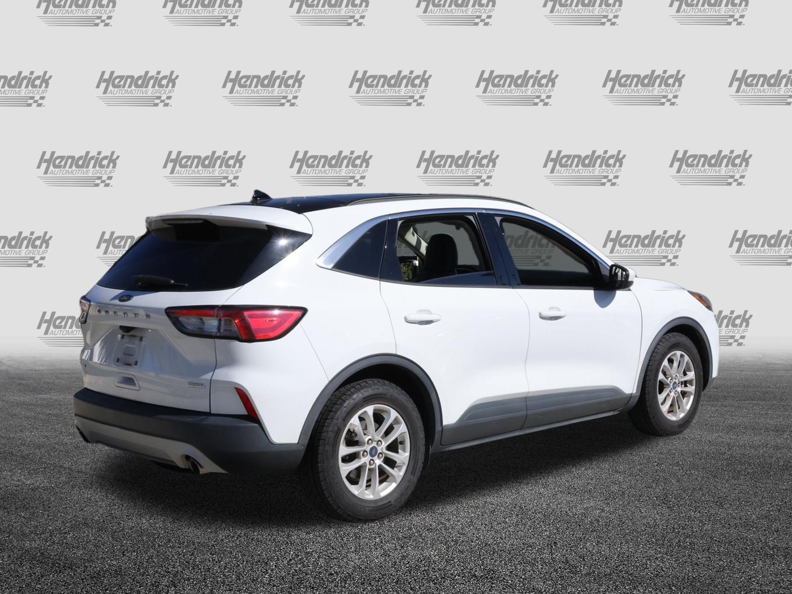 Used 2020 Ford Escape SE FWD image 9