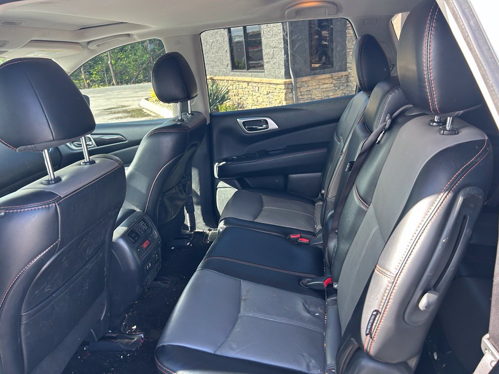 Used 2020 Nissan Pathfinder SL FWD image 6