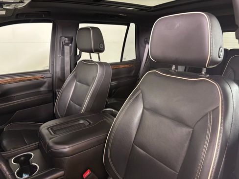 Used 2021 Chevrolet Tahoe Premier w/ Premium Package image 23