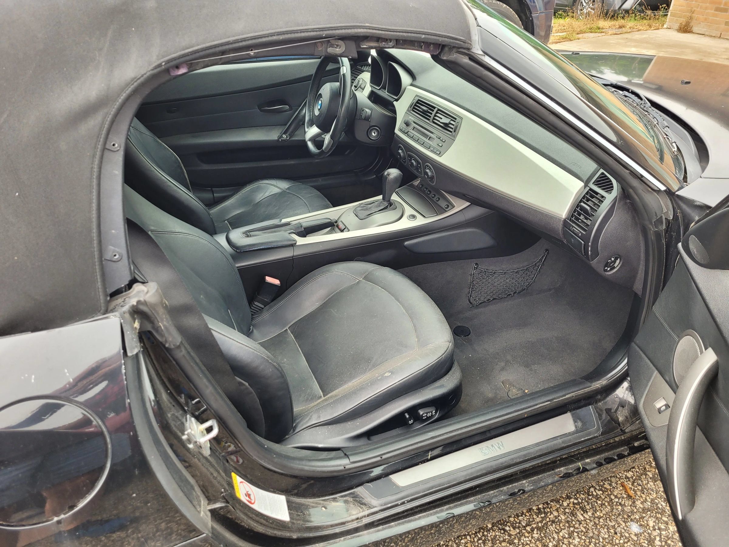 Used 2003 BMW Z4 2.5i RWD image 6