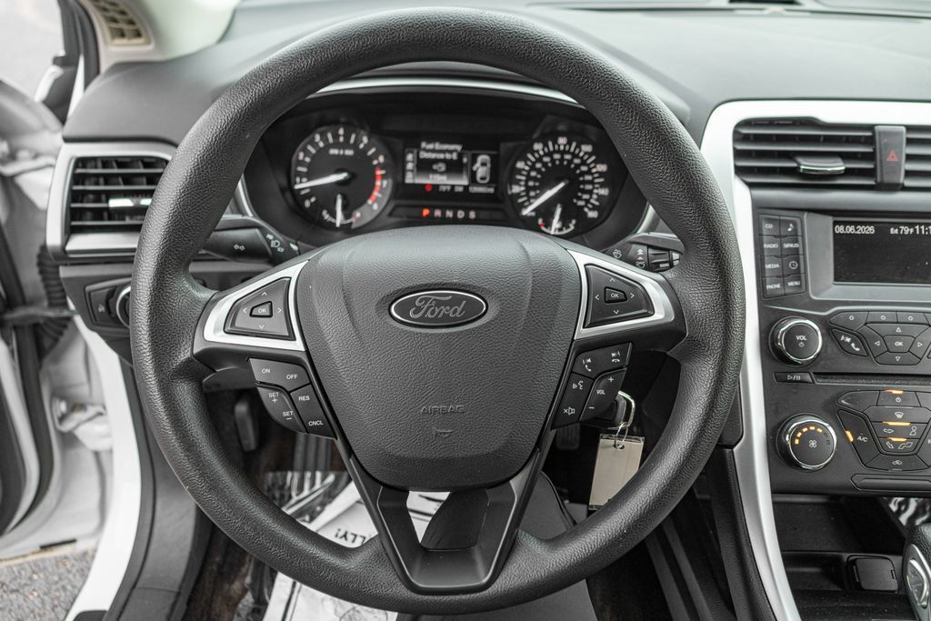 Used 2013 Ford Fusion SE FWD image 21