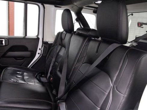 Used 2022 Jeep Wrangler Unlimited Sahara w/ Cold Weather Group image 10