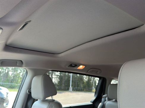 Used 2024 Honda Odyssey EX-L image 13