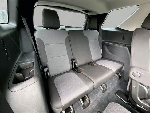 Used 2021 Chevrolet Traverse LT FWD image 30