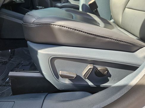 New 2025 Ford Maverick Lariat w/ Black Appearance Package image 27