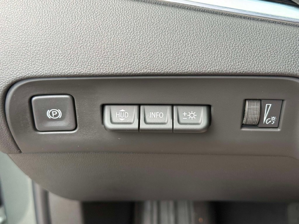 Used 2024 Buick Enclave Avenir w/ Trailering Package, 5000 lbs. AWD/4WD image 30