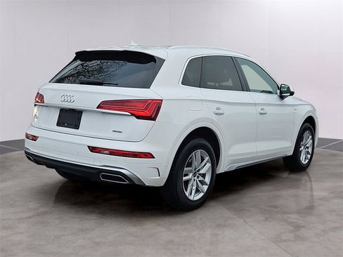 Certified 2023 Audi Q5 2.0T Premium w/ Convenience Package image 4
