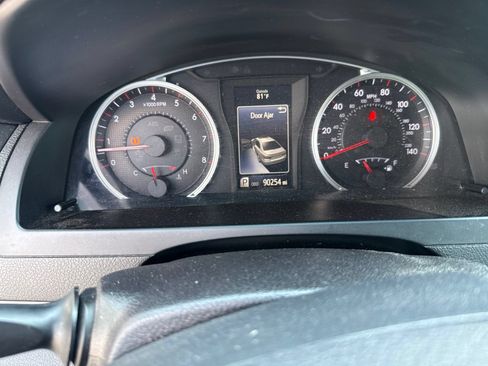 Used 2017 Toyota Camry SE FWD image 4