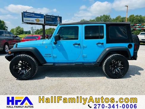 Used 2018 Jeep Wrangler Unlimited Sport w/ Connectivity Group AWD/4WD image 2