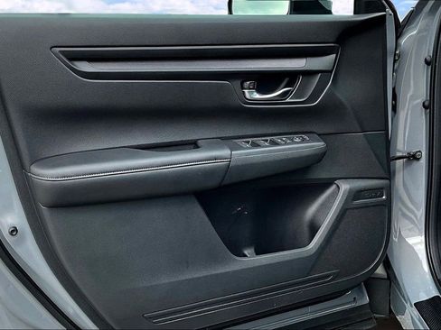 Used 2025 Honda CR-V EX image 22