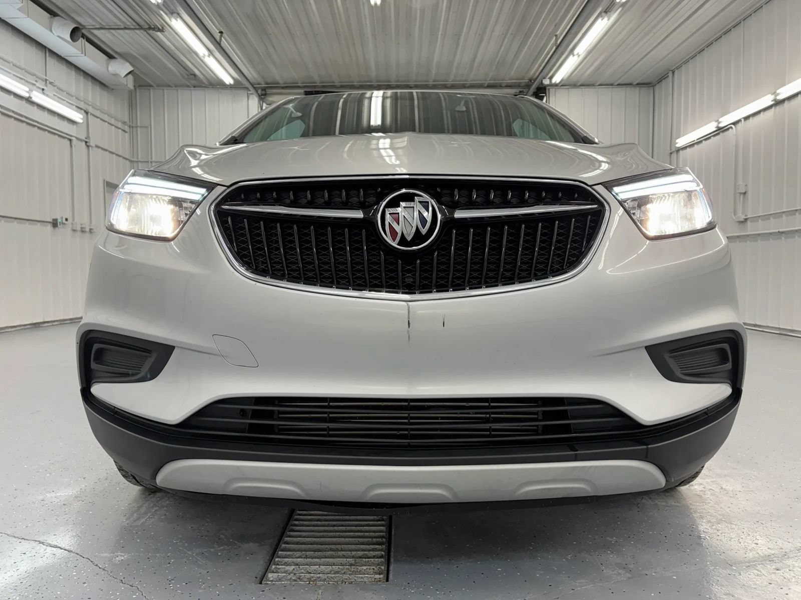 Used 2022 Buick Encore Preferred AWD/4WD image 11