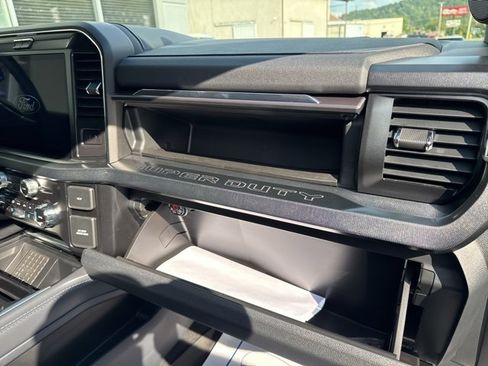 New 2026 Ford F250 Platinum image 32