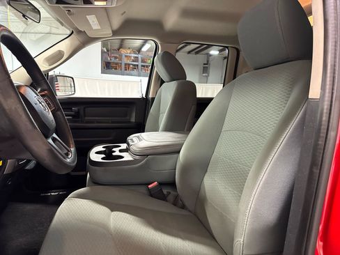 Used 2017 RAM 1500 Express w/ Express Value Package AWD/4WD image 19