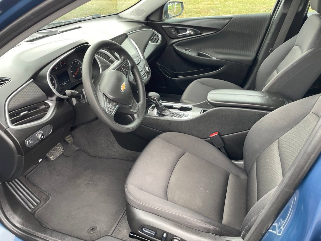 Used 2024 Chevrolet Malibu LT FWD image 9
