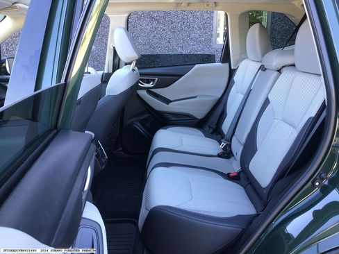 Used 2024 Subaru Forester Premium AWD/4WD image 9
