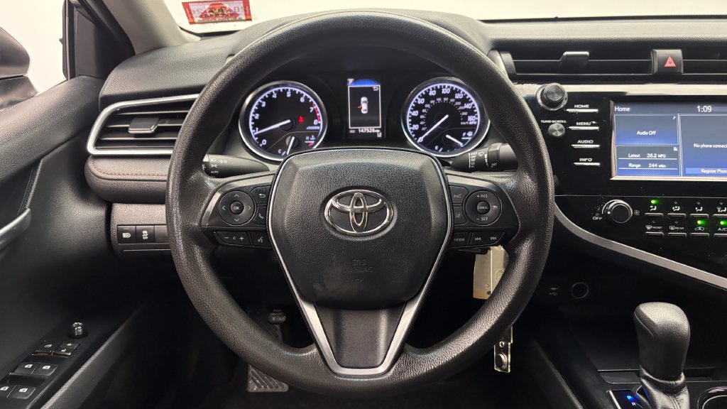 Used 2018 Toyota Camry LE FWD image 23