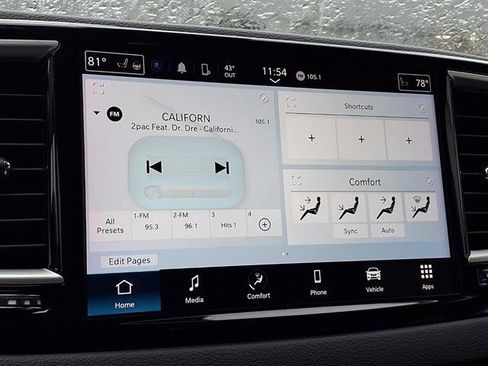 Used 2024 Chrysler Pacifica Touring-L FWD image 10