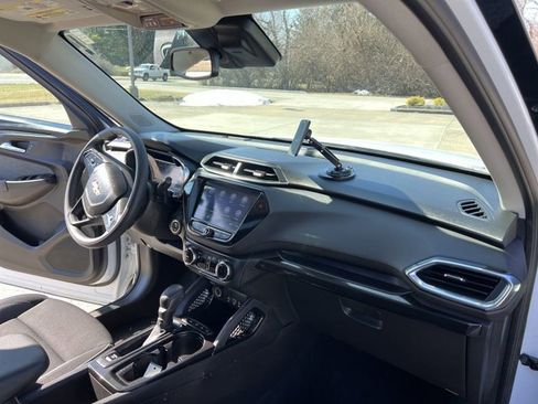 Certified 2022 Chevrolet TrailBlazer LT w/ Convenience Package image 29