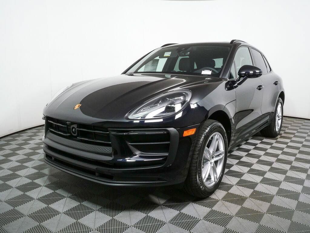 Certified 2026 Porsche Macan AWD/4WD image 1
