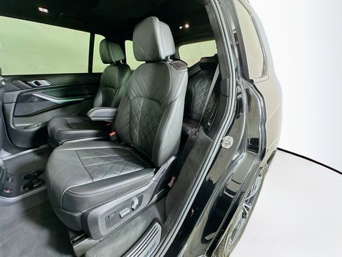 Used 2024 BMW X7 xDrive40i w/ M Sport Package image 26