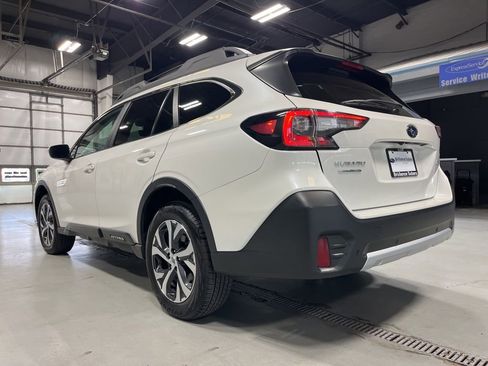 Certified 2022 Subaru Outback Limited AWD/4WD image 6